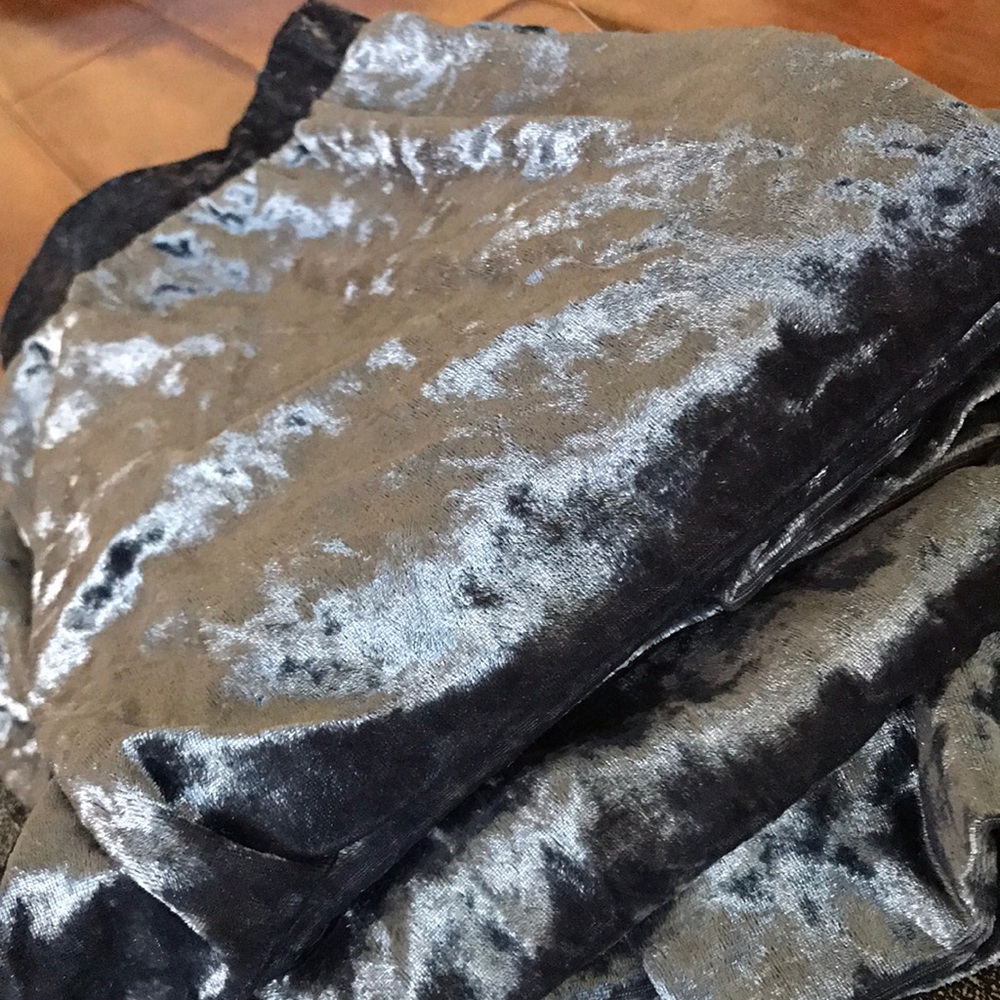 🎉LAST 1sz Large 🎉✨Crushed Velvet Joggers✨ - Picture 3 of 3