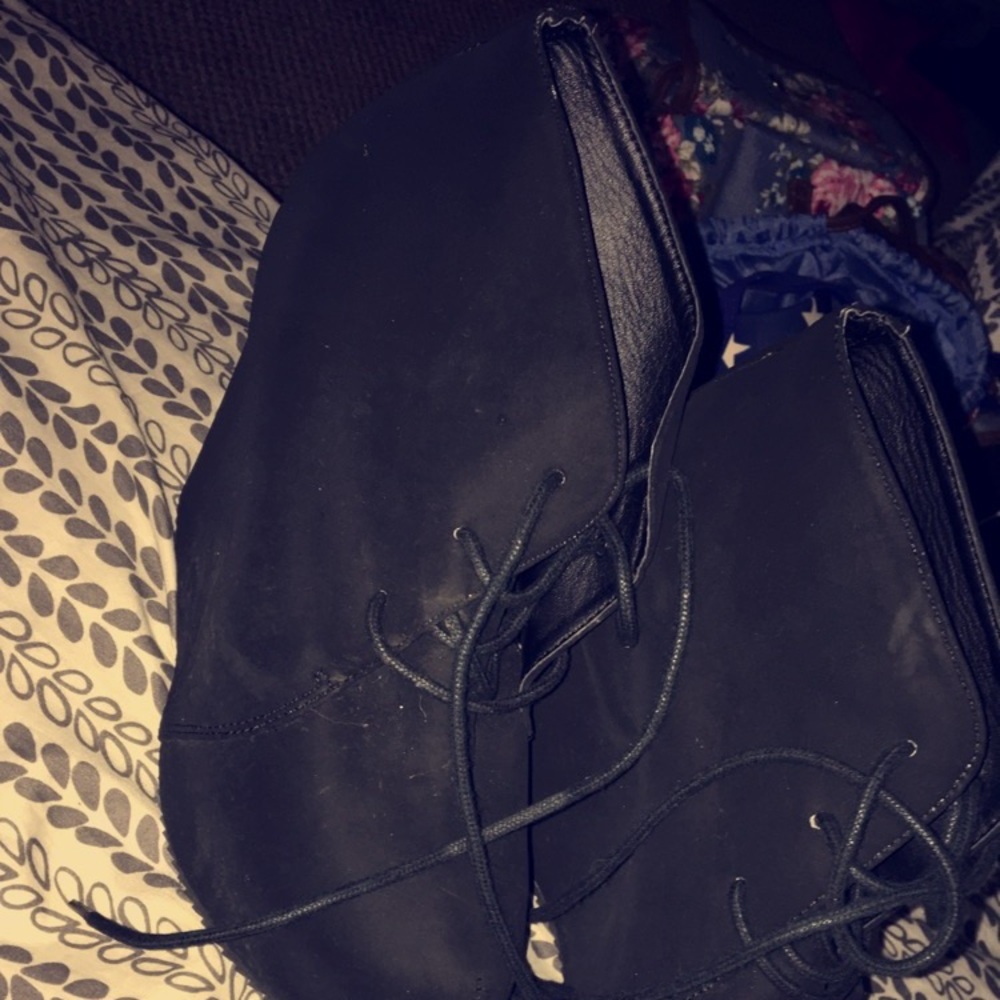Laced heel boots