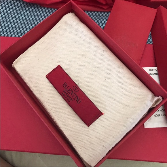 Valentines Edition special ❤️‼️Valentino card case