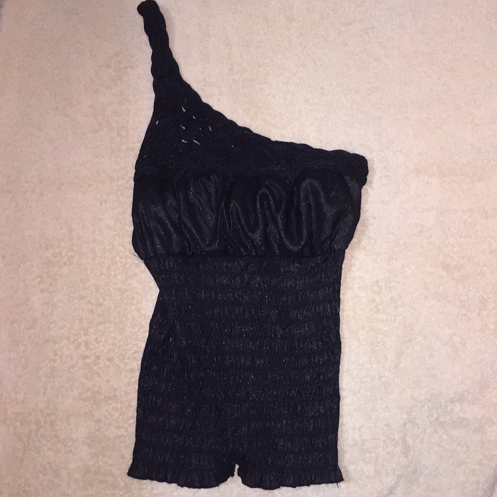 One should black top