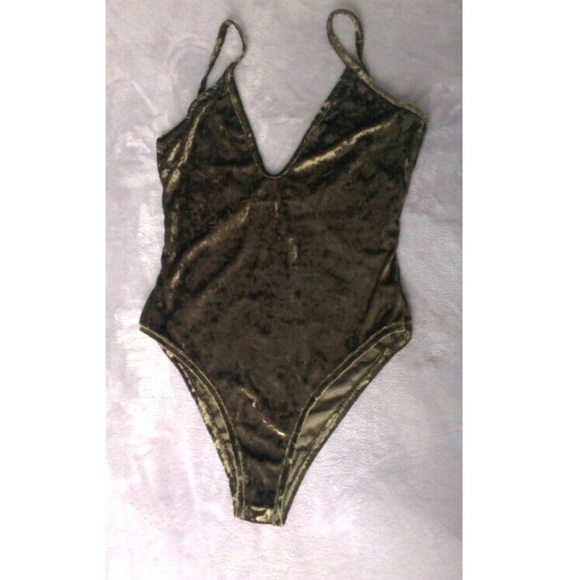 🎉LAST 1 sz Large🎉💚Olive Crushed Velvet Bodysuit - Picture 2 of 4
