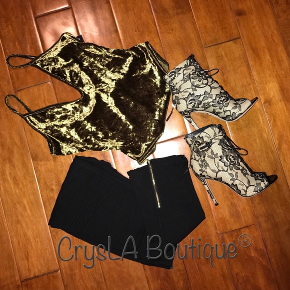 🎉LAST 1 sz Large🎉💚Olive Crushed Velvet Bodysuit - Picture 4 of 4