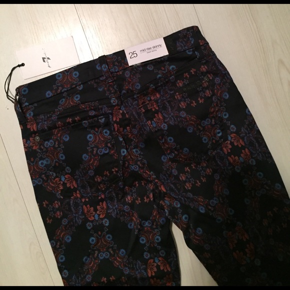 7for all mankind printed midrise super skinny jean - Picture 6 of 6