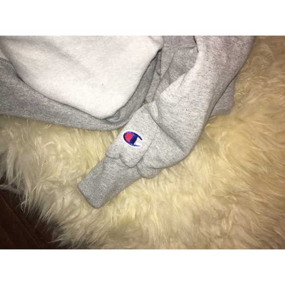 NEW! NYU Champion Sweatshirt - Picture 5 of 5