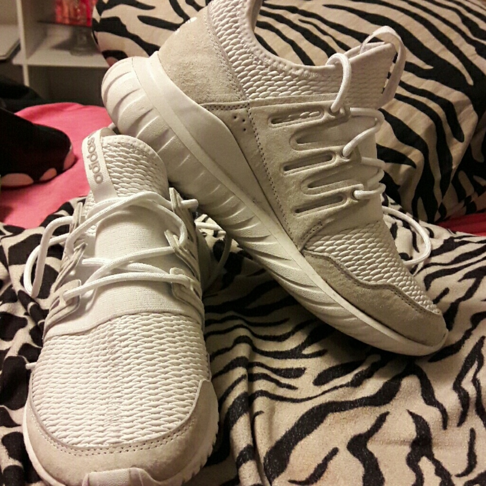 Adidas Tubular Men 6 run big can fit women 9