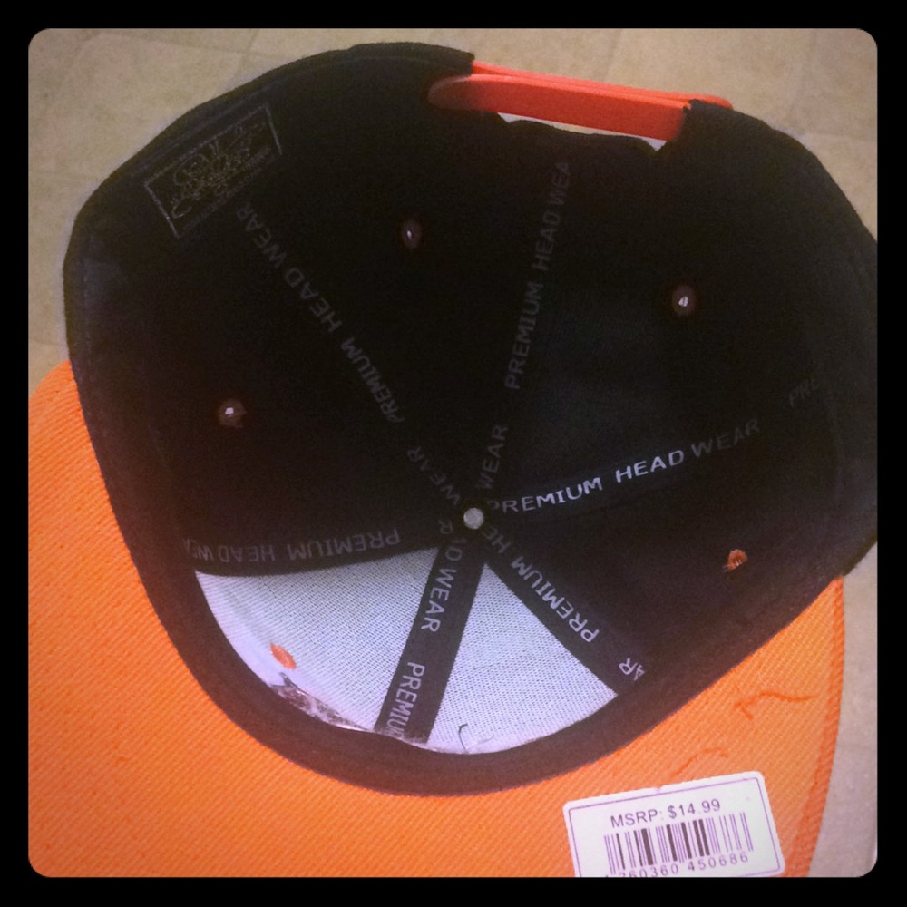 Authentic NEW YORK KNICKS SNAPBACK MSRP==14.99 $$$
