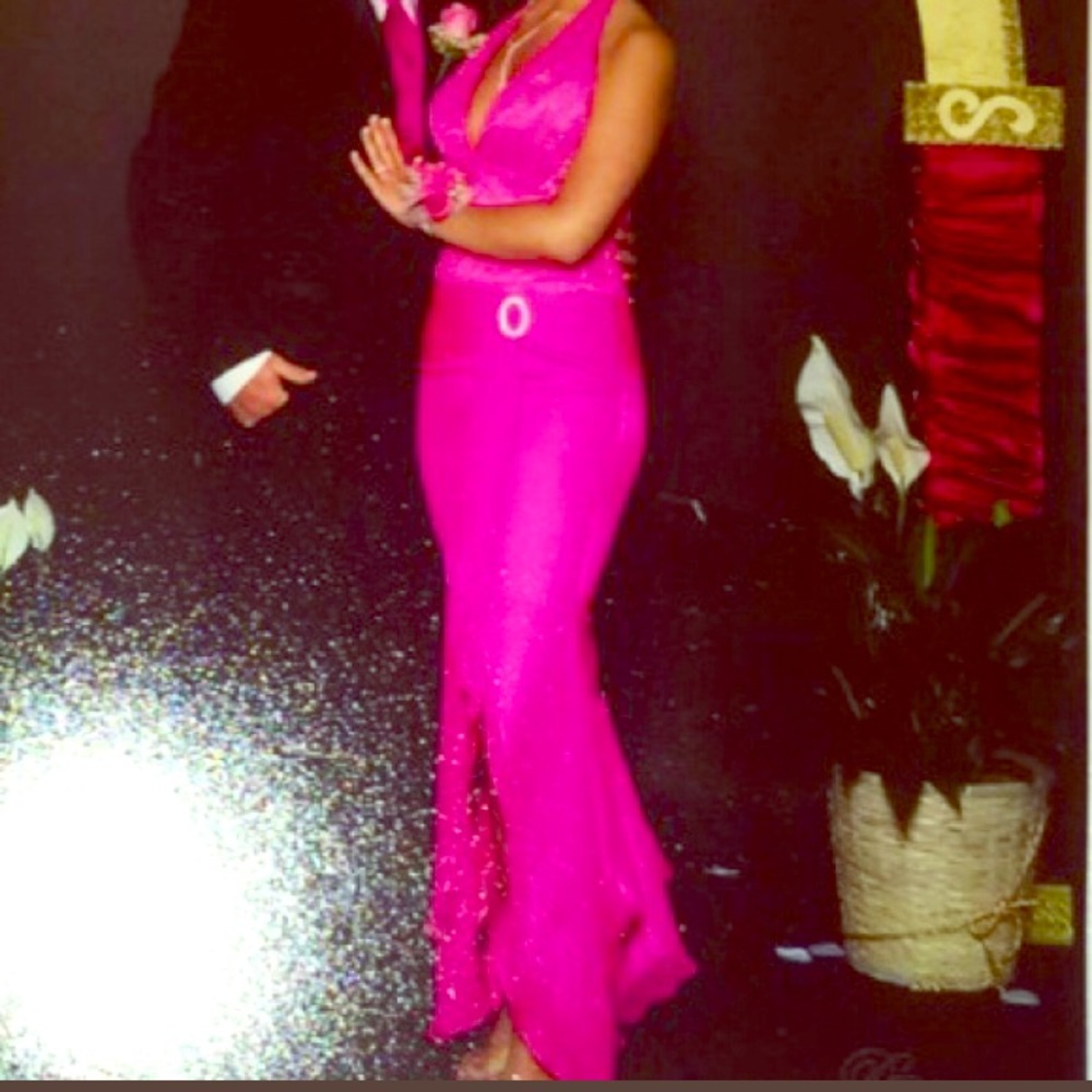 Stunning Size 6 PINK Barbie prom dress /  gown