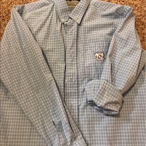 UNC tarheels button up