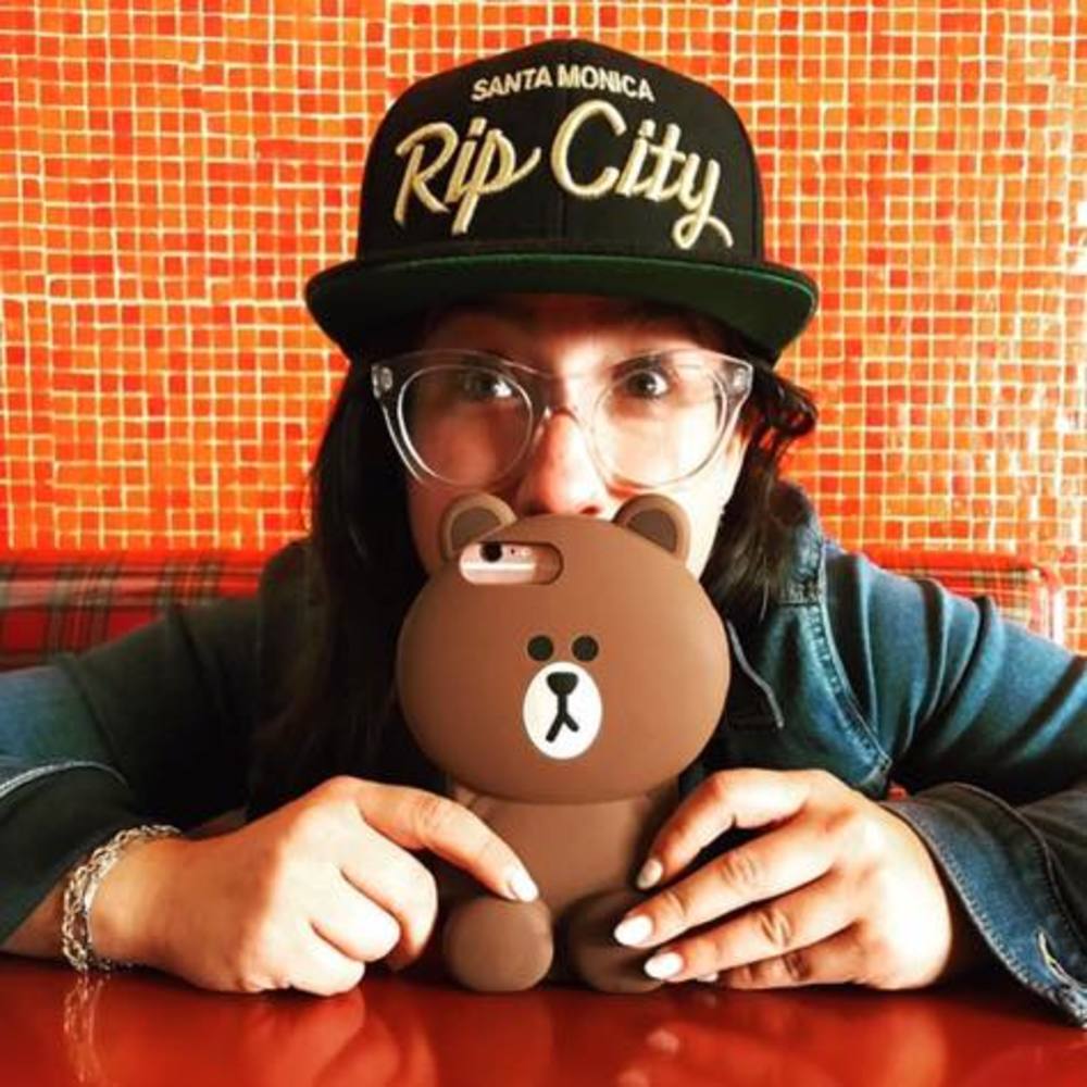 Meet your Posher, Laurie