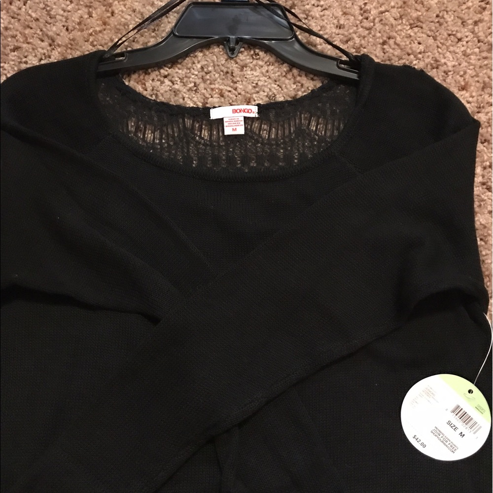 Light weight black sweater with back pattern NEW
