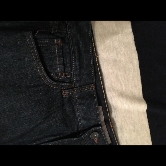 Like New! Old Navy denim skirt size 6 - Picture 2 of 4