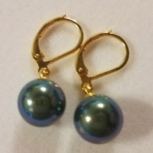 Shell Pearl Earrings Pair -- 10mm Blue Green