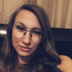 Meet your Posher, Miranda