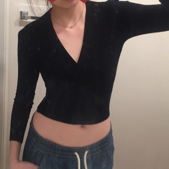 Tops - Black V Sweater knot crop top