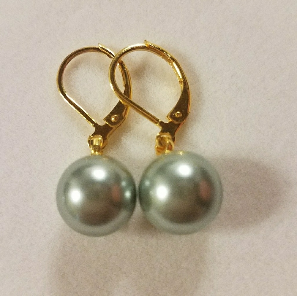 Shell Pearl Earrings Pair -- 10mm Silver Ice Blue