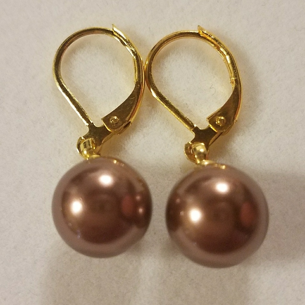 Shell Pearl Earrings Pair -- 10mm Chocolate Brown