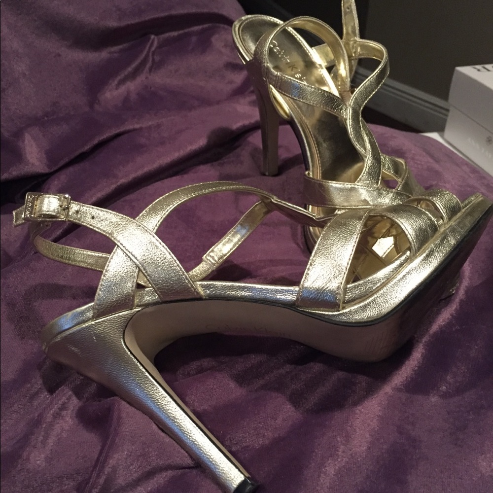 Shoes - Picture 3 of 5