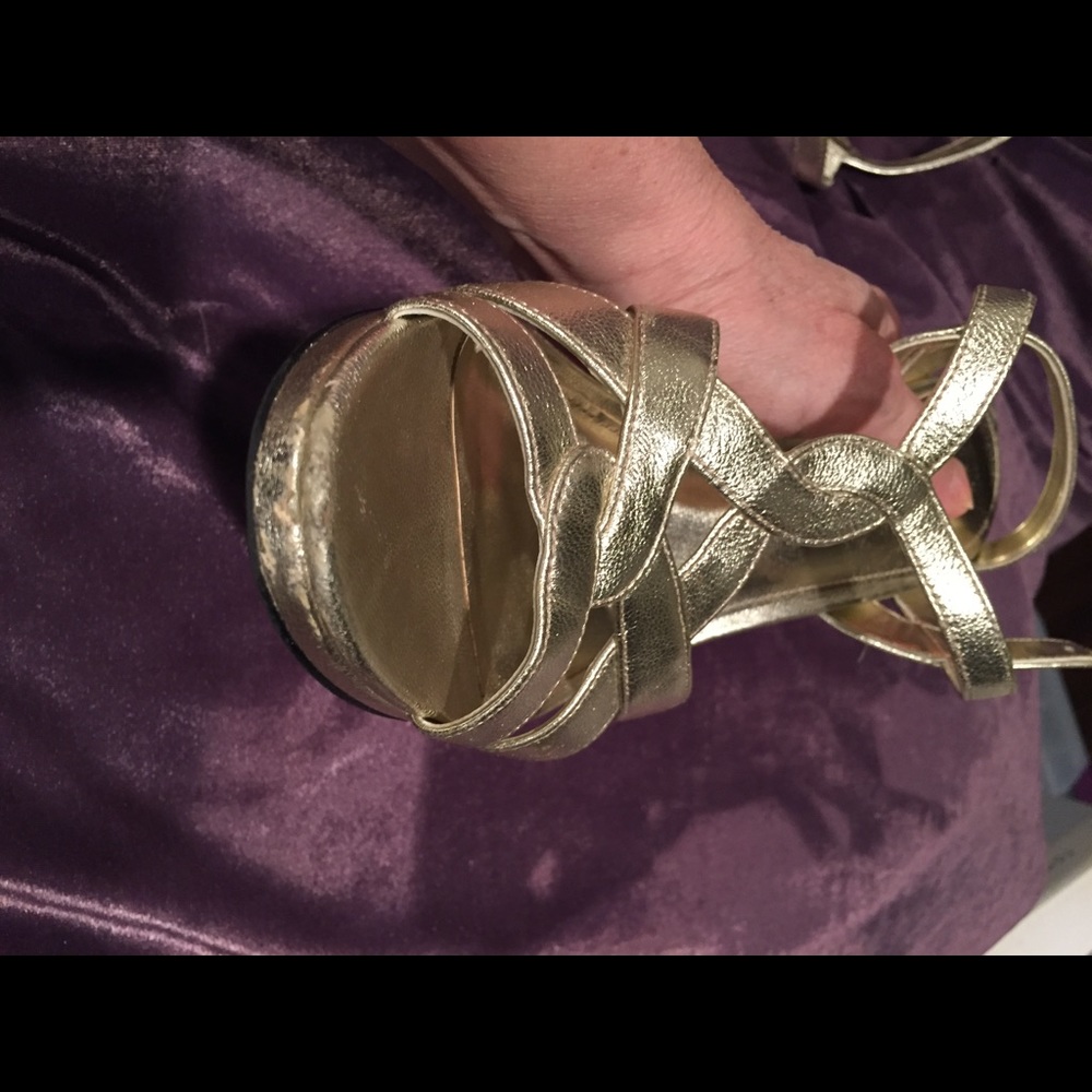 Shoes - Picture 5 of 5