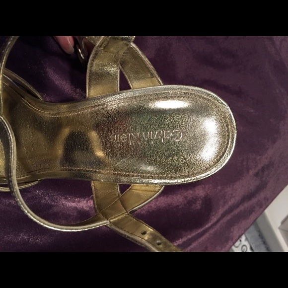 Shoes - Picture 4 of 5