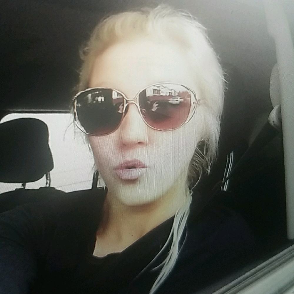 Meet your Posher, Me!