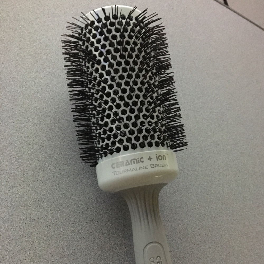 Olivia Garden Ceramic + Ion Thermal Brush