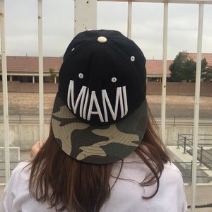 ❣️"Miami" Camo Billed SnapBack cap❣️