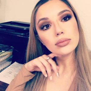 Meet your Posher, Elda