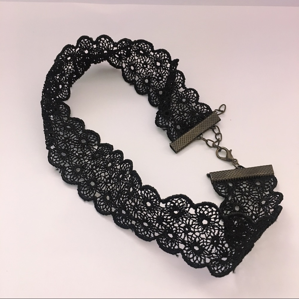 Black embroidery chocker