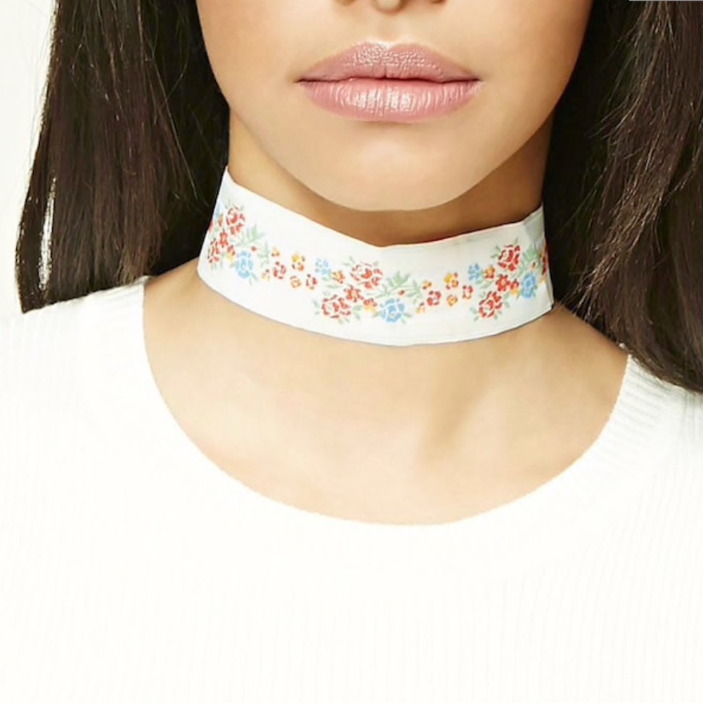 🎁Embroidery chocker🎁