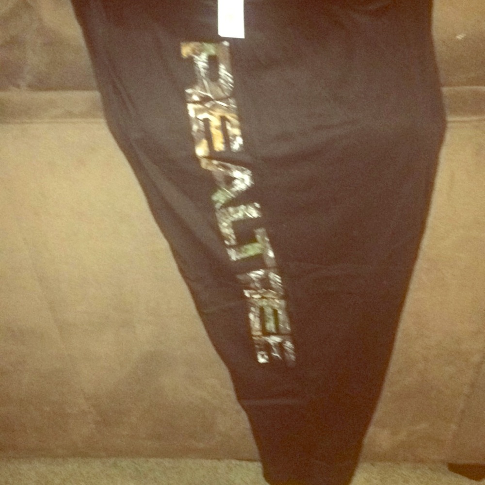 Size medium 🌲RealTree 😴 sleep pants 👖TOPS #25.
