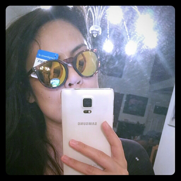 NWT UV 400 reflective lens tortoise shell sunnies - Picture 1 of 5