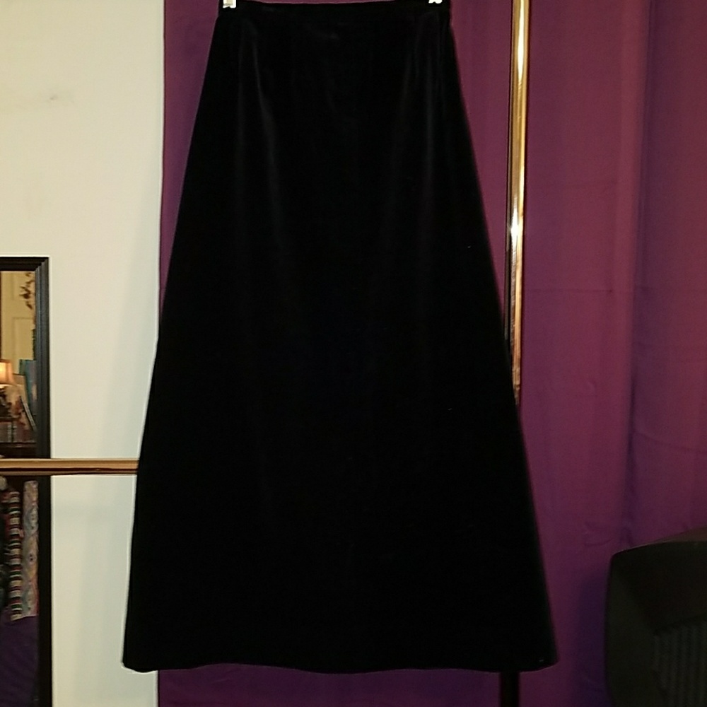 ABERCROMBIE& FITCH VINTAGE VELVET SKIRT