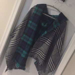 Oversized shawl/scarf - reversible