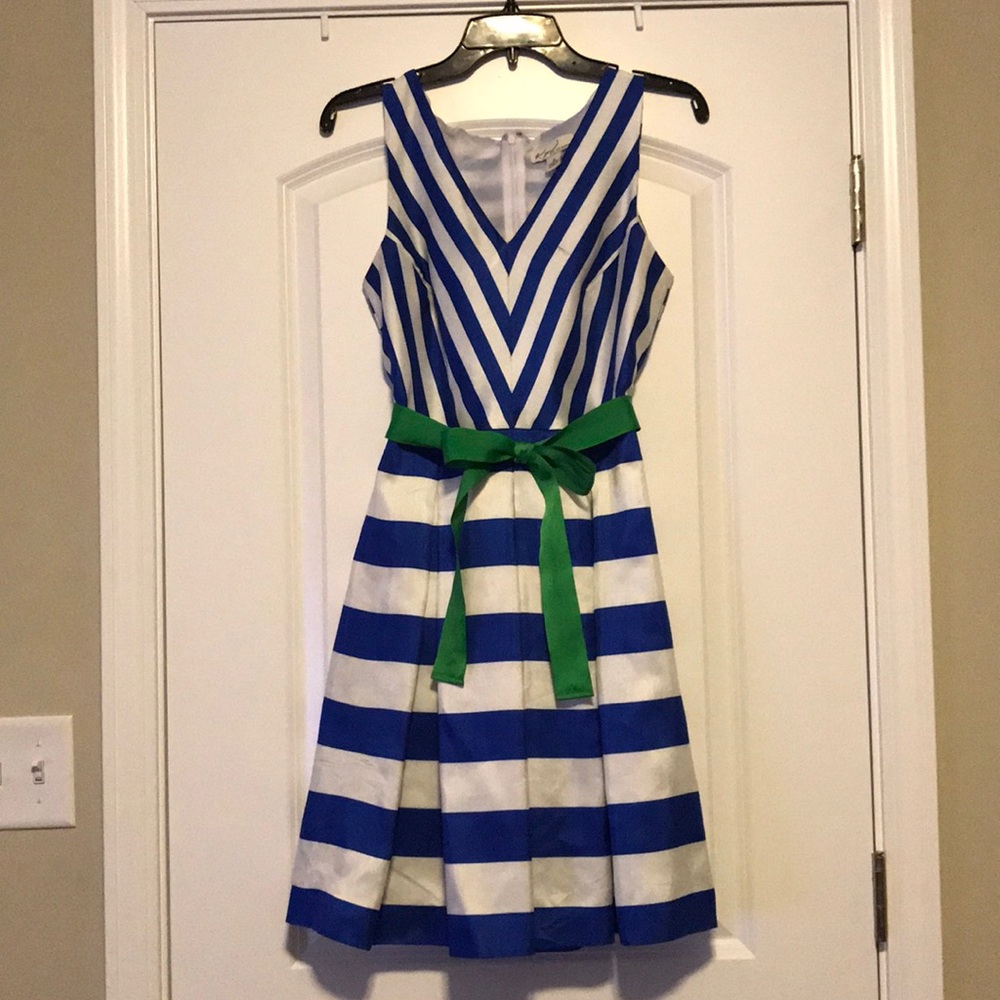 Well Structured Stripped V-neck Dress