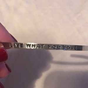 Mantra band silver "Live What You Love" bracelet