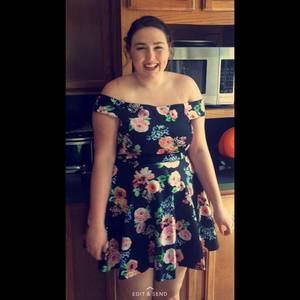 Meet your Posher, Carleena