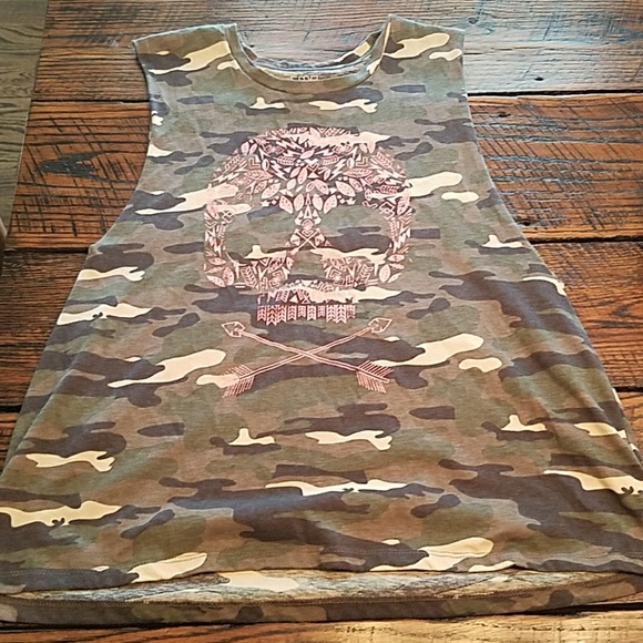 Empire camo skull tank - Picture 2 of 2
