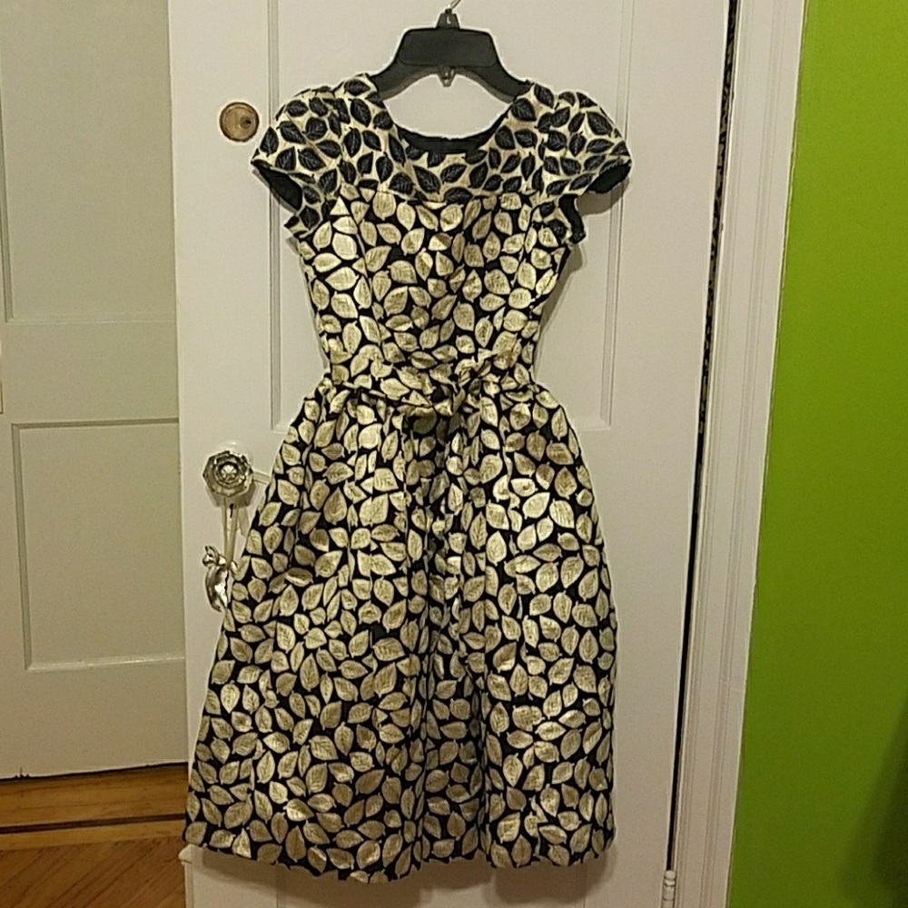Girl's dress