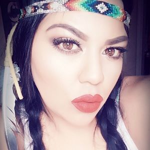 Meet your Posher, Amada