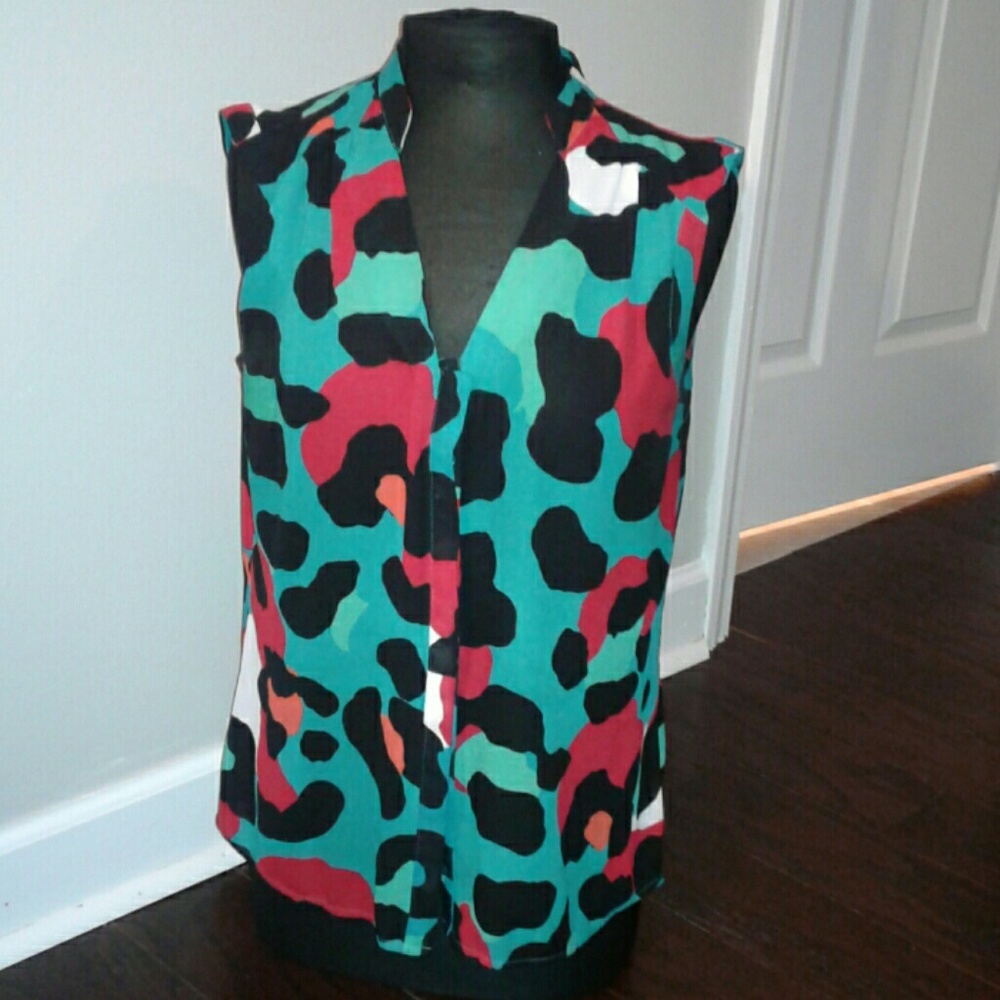 Sheer sleeveless Worthington shirt