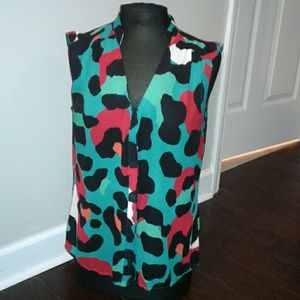 Sheer sleeveless Worthington shirt