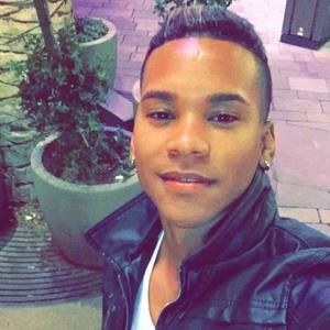 Meet your Posher, Enmanuel