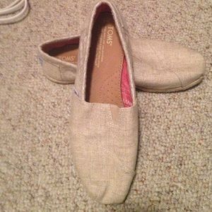 Nude Toms size 8