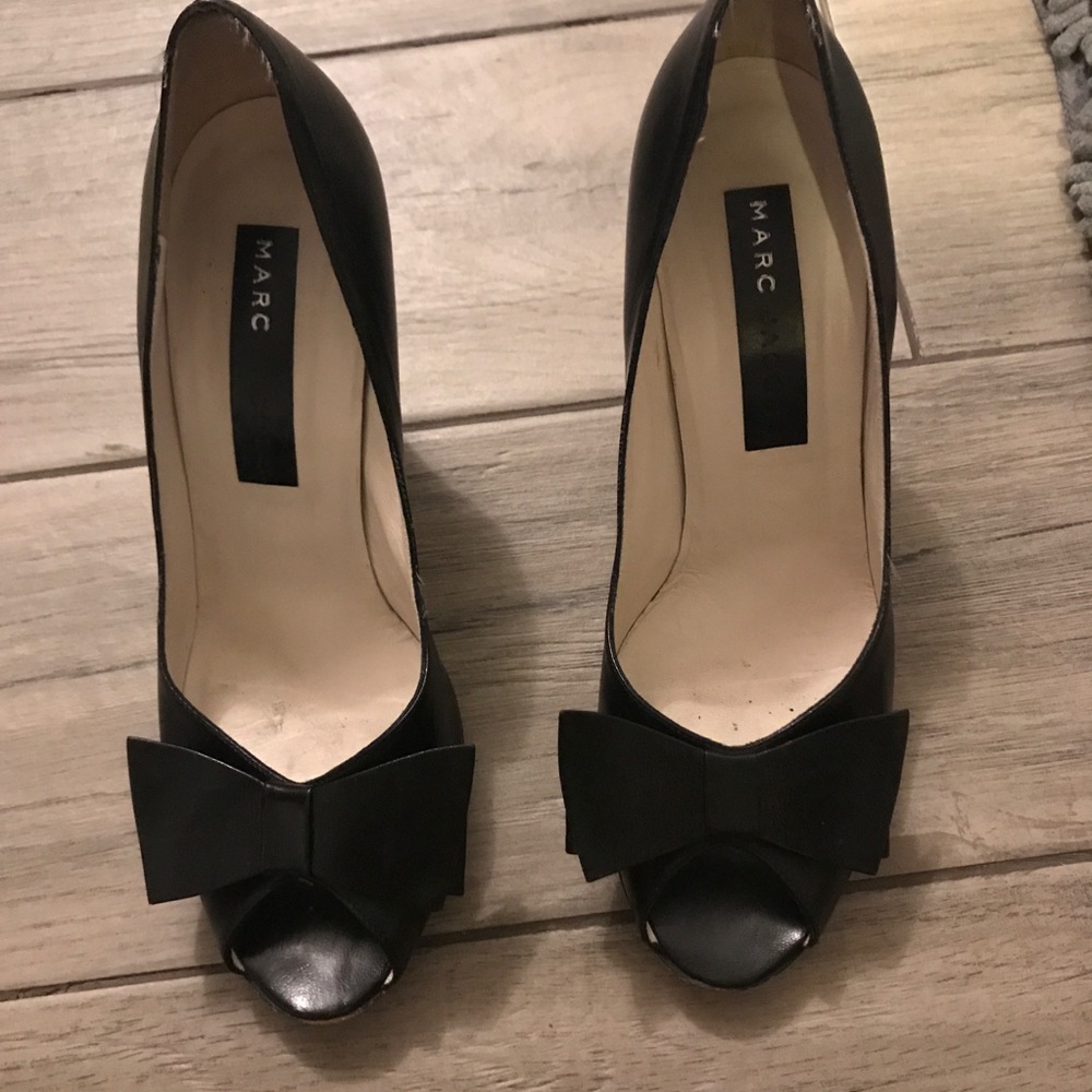 Marc Jacobs peep toe heels