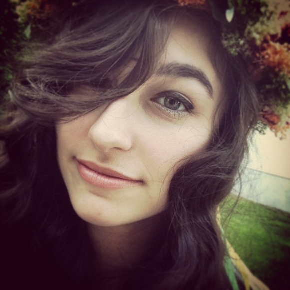 Meet your Posher, Larissa - Picture 1 of 1