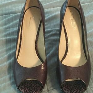 Brown Leather Naturalizer heel