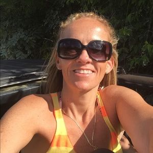 Meet your Posher, Lela