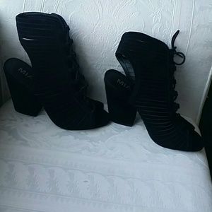 MIA LACE UP CUT OUT  BOOTIES