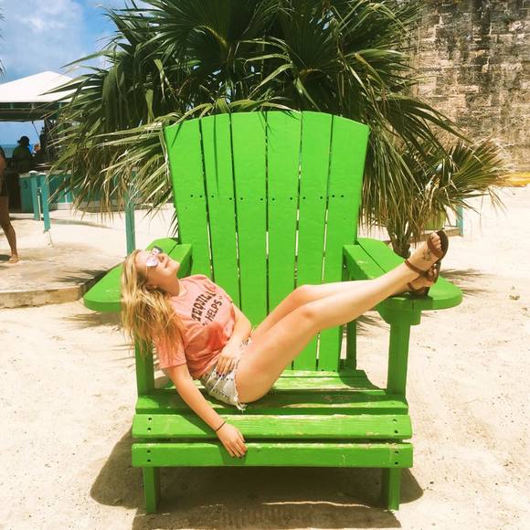 Meet your Posher, Emily - Picture 1 of 1