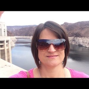 Meet your Posher, Sherry